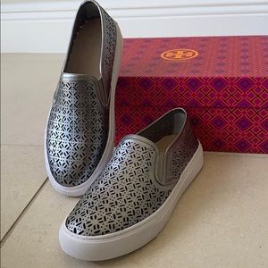 Tory Burch ‘Lennon’ perforated sneaker